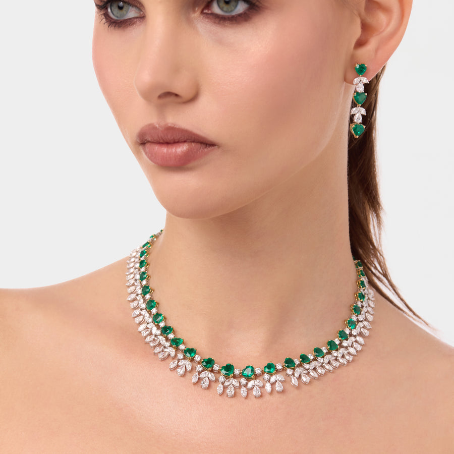 18K Exquisite Heart-Shaped Emerald Diamonds Earrings