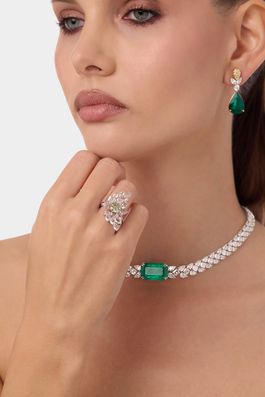 18K Pear Emerald Diamond Earrings