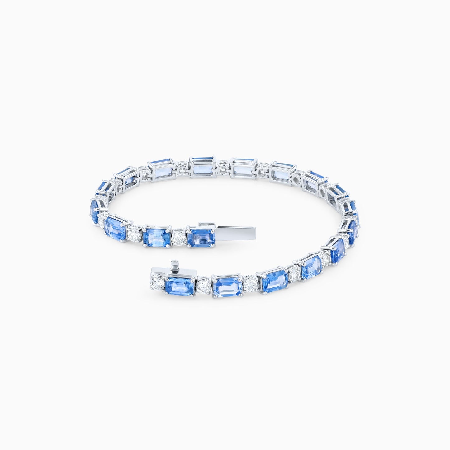 CLASSIX Tennis Bracelet